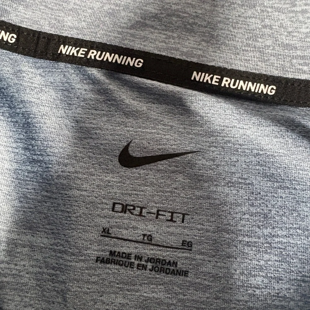 Nike Running Quarter Zip Mens XL Grey Dri-FIT Thumbhole Pullover‎ AH8973-493
